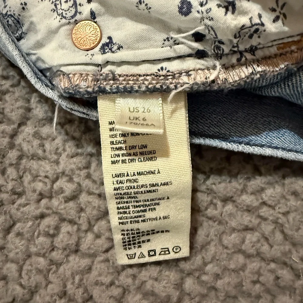 Free People “We The Free” Makai Cut‎ offs- High-Rise Distressed Denim Shorts